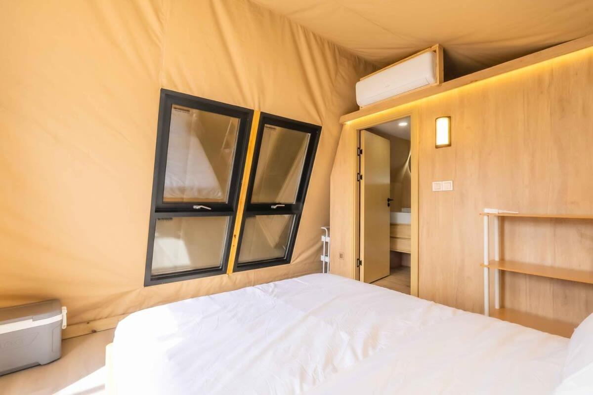Glamping In The Urban Hotel Glendora Exterior photo