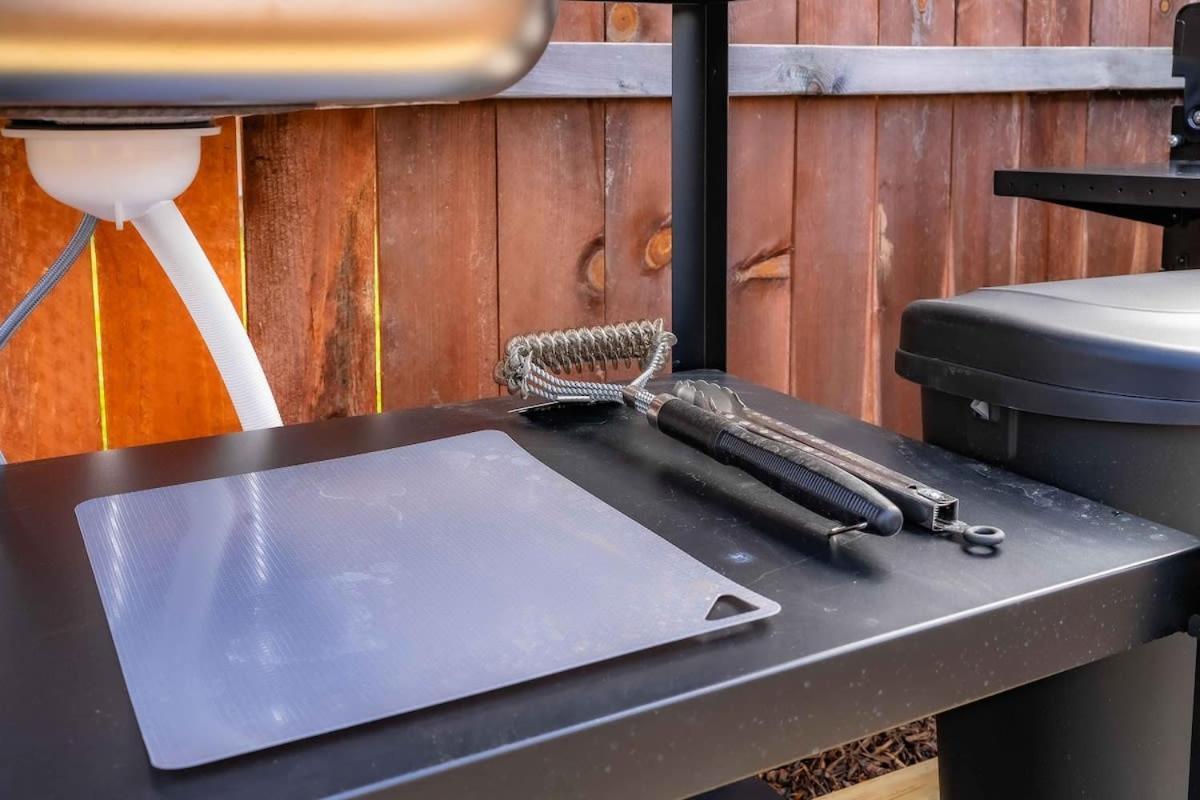 Glamping In The Urban Hotel Glendora Exterior photo