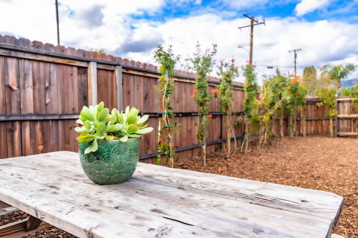 Glamping In The Urban Hotel Glendora Exterior photo