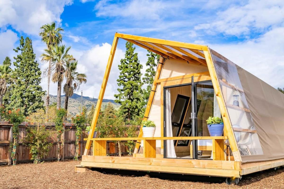 Glamping In The Urban Hotel Glendora Exterior photo